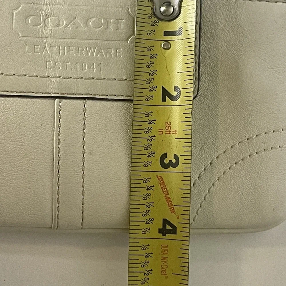 Coach Ivory Leather‎ Wristlet Zip Top Silver Hardware Charm Stitched Trim